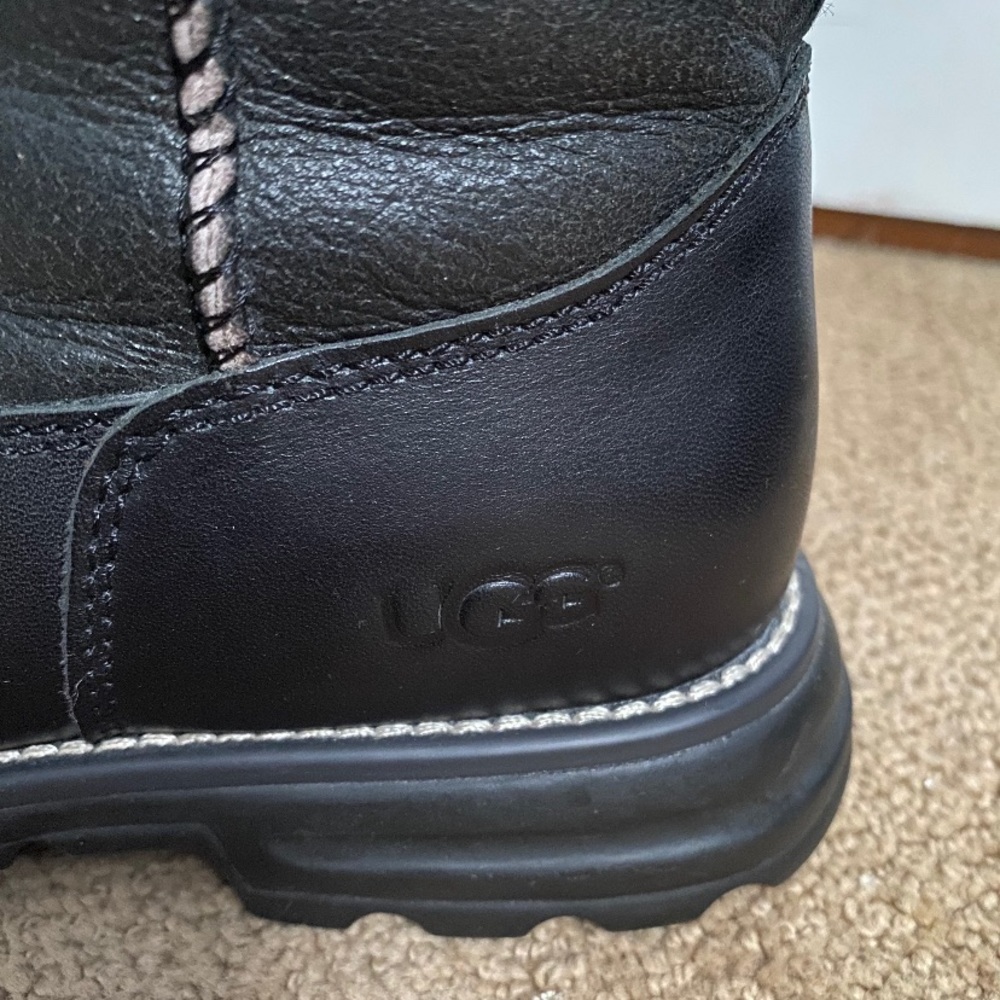 Ugg Brooks winter boot 7.5